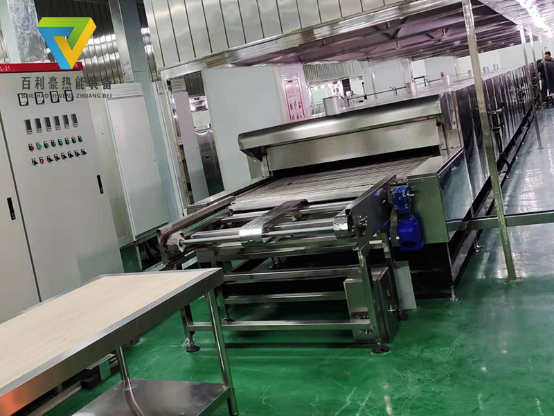 熱烈祝賀我公司新疆客戶定制的馕餅隧道爐已到達現場安裝！